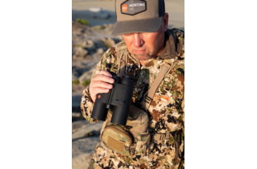 Image of Leica Geovid R 8x42mm Rangefinder Binocular, LED, Black, 40811