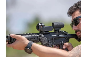 Image of Meprolight M22 Reflex Red Dot Sight, 1x28mm, Triangle 10 MOA, Amber, 56224110