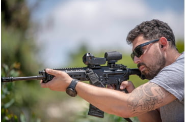 Image of Meprolight M22 Reflex Red Dot Sight, Triangle and MMX3 3x18mm Micro Magnifier, 56225090