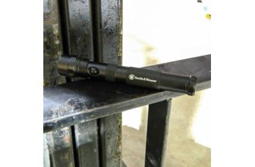 Image of Smith &amp; Wesson 5020 2AA LED Flashlight, Black body/White LED, 110237