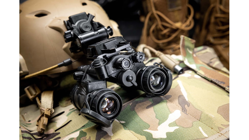 EOTech BinoNV 1x w/ Wilcox G24 Mount, ESA Gen III, White Phosphor, Black, EOT-BINO-AI-B