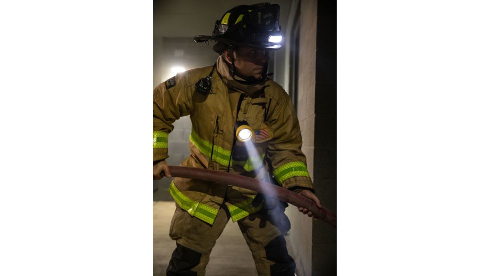 Foxfury Lighting Breakthrough BTS 4 x AA LED Right Angle Flashlight, 400 Lumens, Black/Yellow 380-BTS-BY