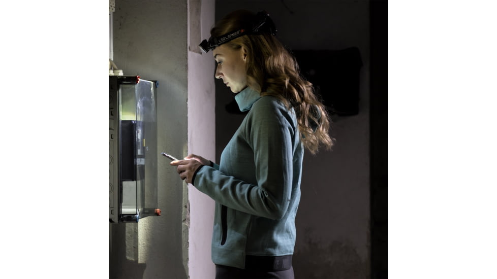 LED Lenser H7.2 4x AAA LED Headlamp, 250 Lumens, Clamshell, Black, 880001