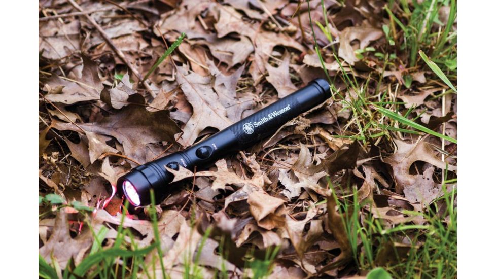 Smith &amp; Wesson Powertech Galaxy 6 Flashlight, Black body, 3 White LED, 3 Red LED 110242