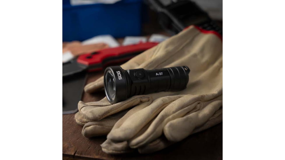 SOG Specialty Knives &amp; Tools A-37? 1320 Lumens LED Flashlight