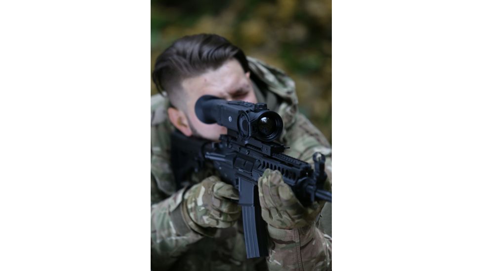 Pulsar 2.1-8.4x32mm Thermal Imaging Sight Trail, Lifestyle 1